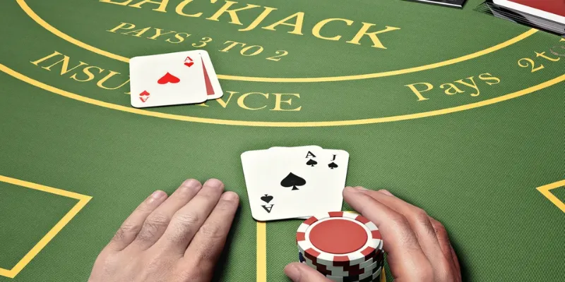 Tìm hiểu Blackjack - trò chơi bài lôi cuốn và đầy kịch tính.